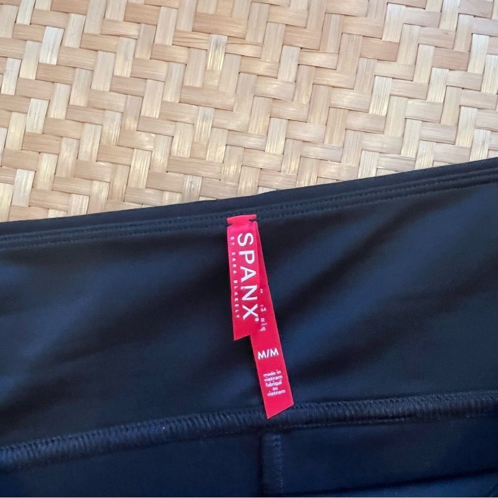 NEW SPANX Seamless Ponte leggings black womens size M - Picture 3 of 5